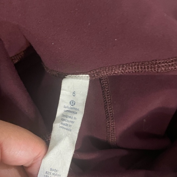 Lululemon Wunder Under Crop III - Picture 7 of 8